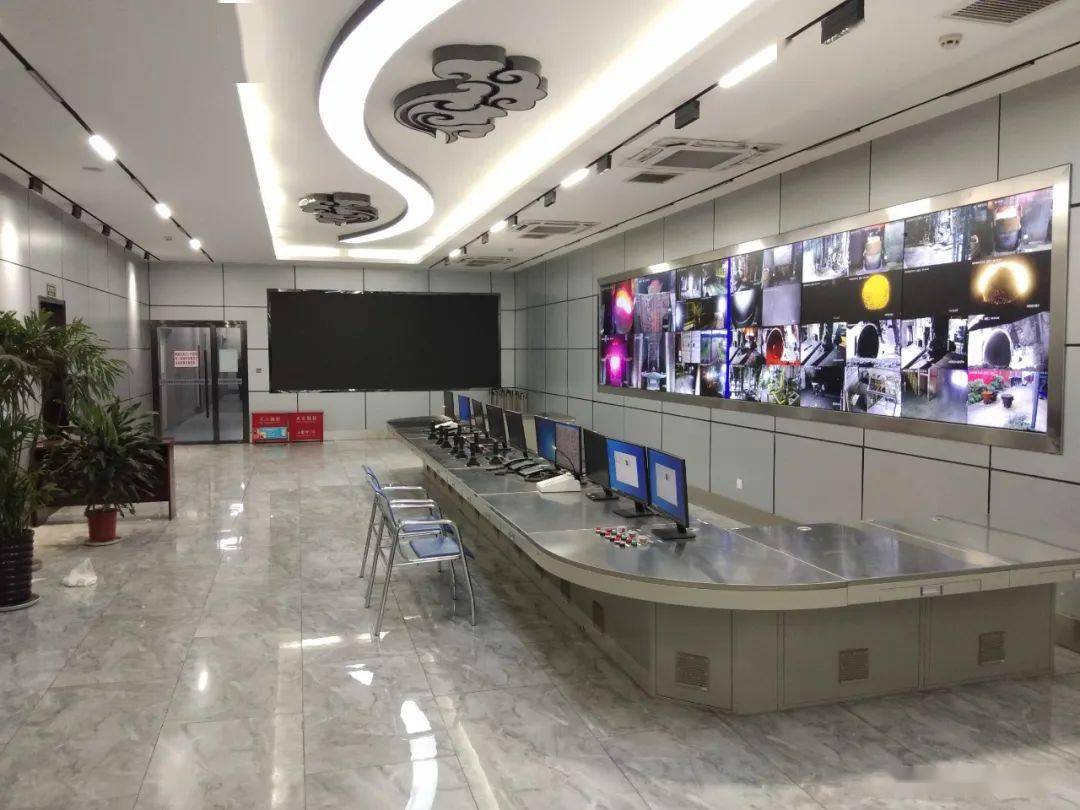 国内首例！全冶炼工序集控中心项目落地鞍钢，炼钢从“挥汗如雨”到“指尖操控”